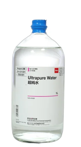 Una bottiglia di acqua ultrapura - immagine IndiaMART