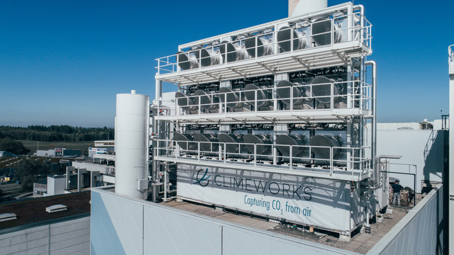 Il primo impianto commerciale al mondo per l'assorbimento della CO2 dall'aria - immagine Dezeen