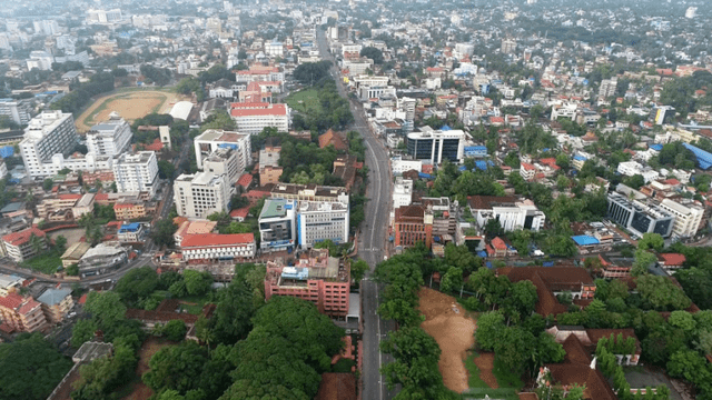 Una vista aerea della città di Trivandrum - immagine Invis Stock